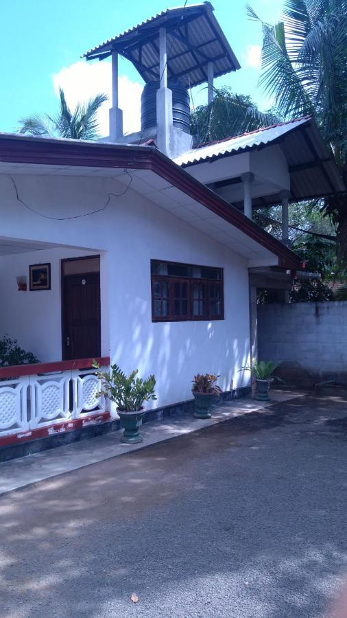 Umaya Holiday Home Anuradhapura Kültér fotó